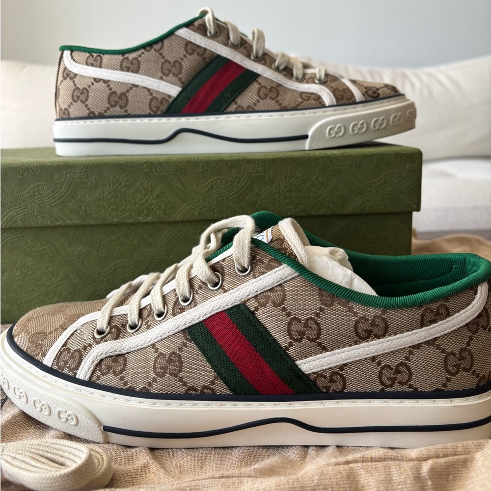 Gucci Men's Beige and Green Stripe Sneakers